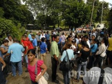 Docentes celebrarán su día con protesta, homenajes y desfile