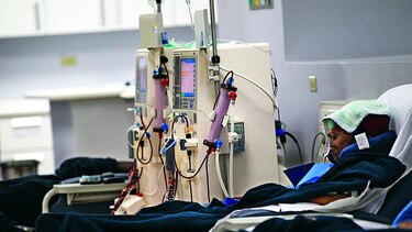 Comisión recomienda adjudicar el servicios de hemodiálisis de la CSS a un consorcio que repudian los pacientes