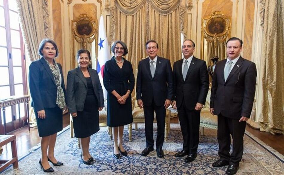 Presidente Cortizo recibe cartas credenciales de seis embajadores