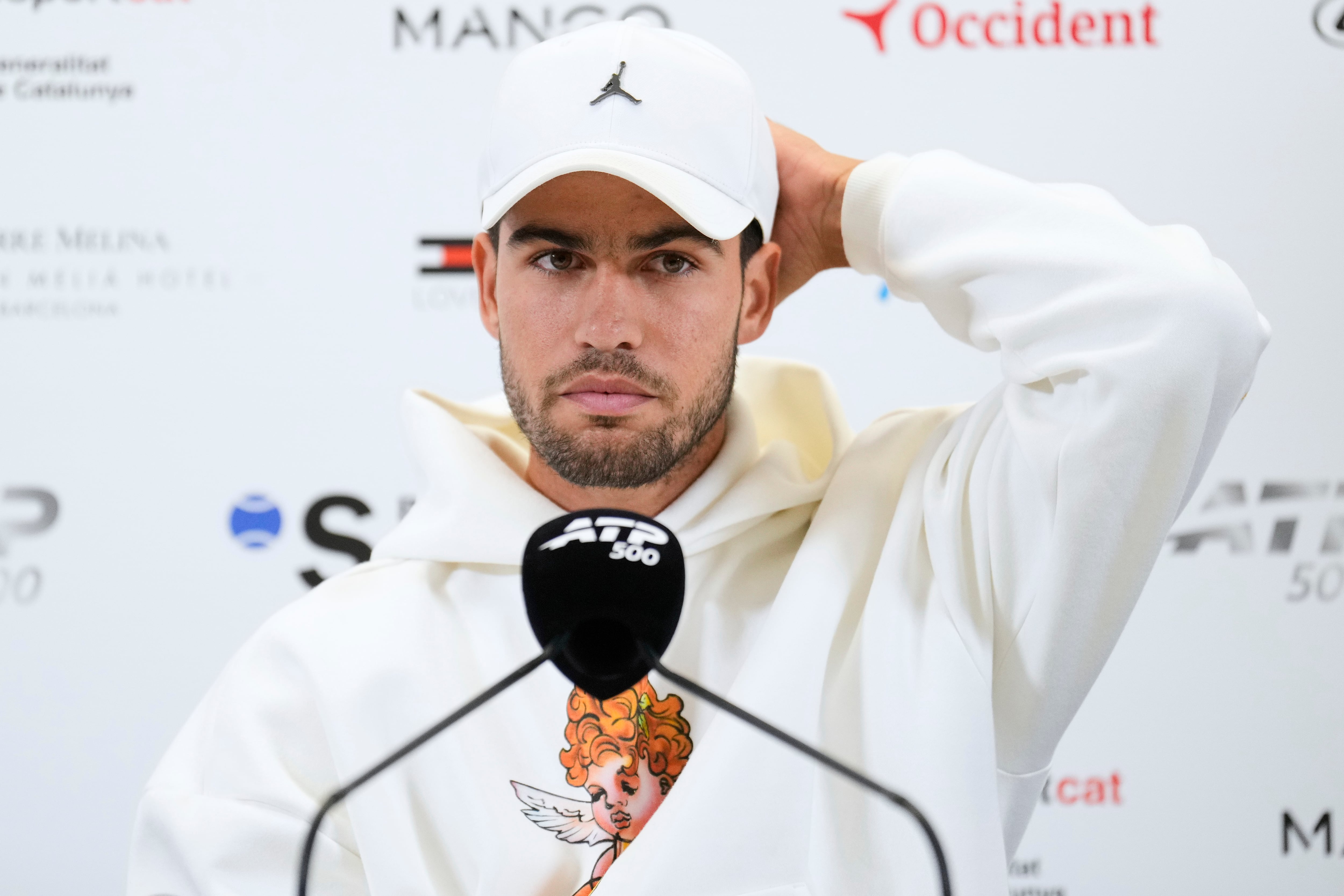 Alcaraz, baja en Queen's y Wimbledon