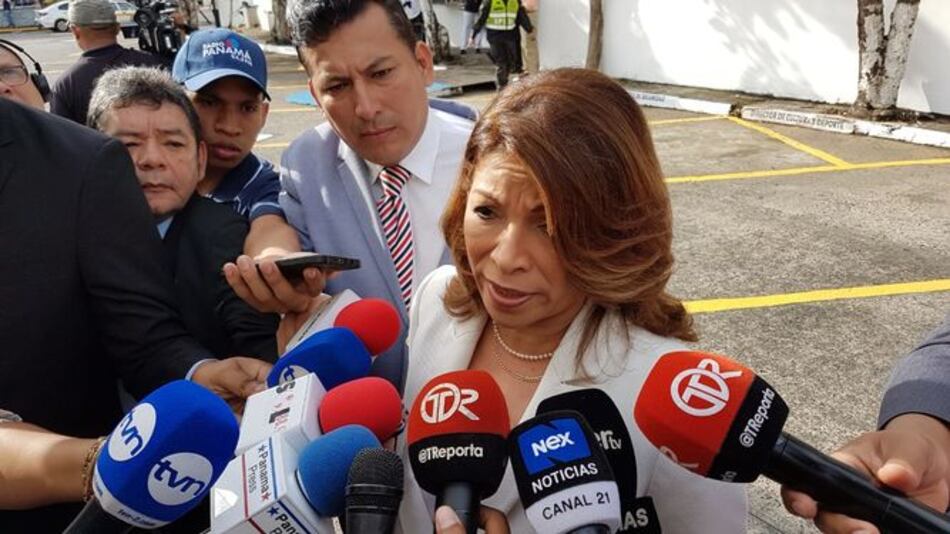 Diputada Gómez: 'Aquí van a haber diputados detenidos'