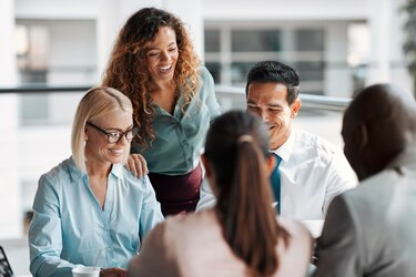 Estudio reporta aumento de ingresos en más del 80% de negocios latinos en Estados Unidos en 2025