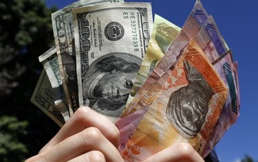 Reservas de divisas de Venezuela caen a su nivel más bajo en casi 12 años