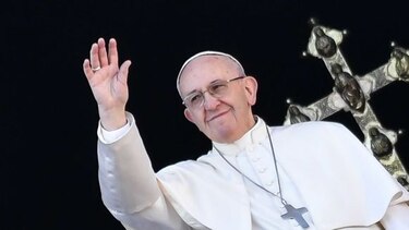El papa Francisco invoca la paz en un mundo 'azotado por vientos de guerra'