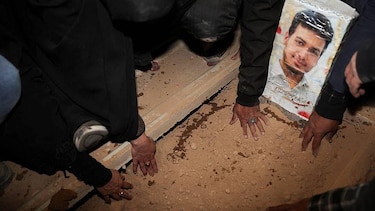 ‘Pese a la amenaza de los misiles, tratamos de seguir con nuestra vida’: cómo afrontan la guerra los jóvenes en Irán