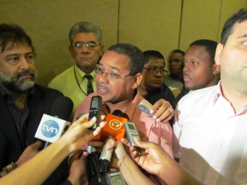 Se estanca el diálogo por Colón