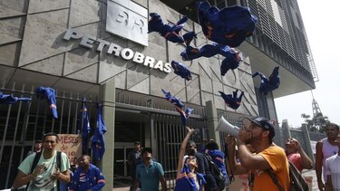 Escándalo en Petrobras trunca sueños petroleros de Brasil