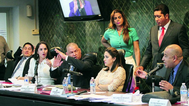 Ratificación de magistrados pasa al pleno legislativo