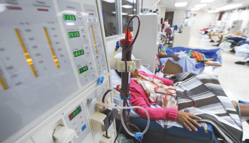 Estas son las 3 empresas que tienen interés en la millonaria licitación de la CSS para las nuevas salas de hemodiálisis