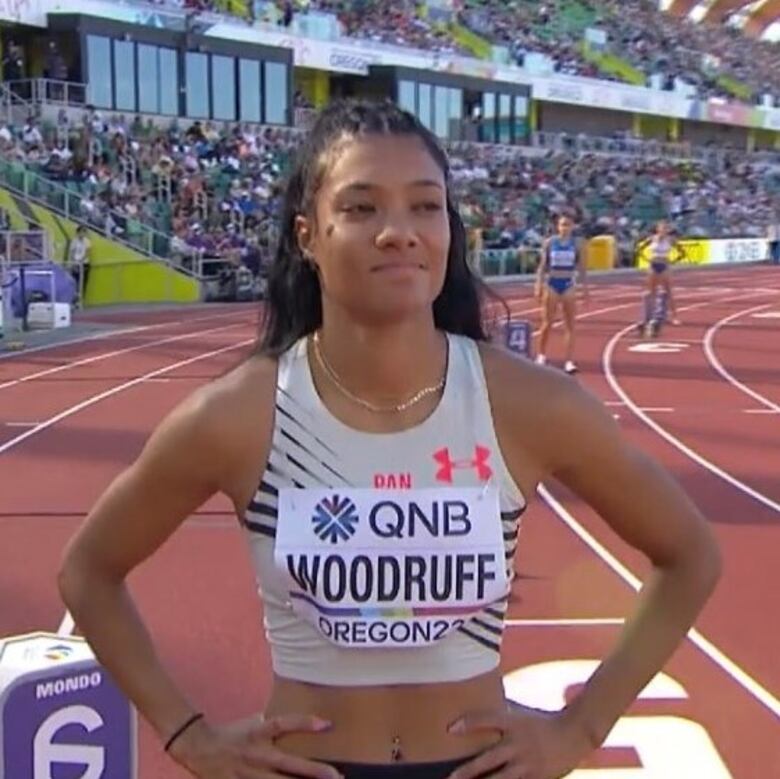 McLaughlin destroza su récord mundial de 400 metros vallas; Woodruff termina séptima