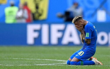 El llanto de Neymar en la cancha genera emociones