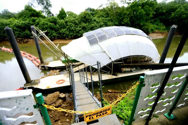 Del río contaminado a la sala: así se transforma el plástico en diseño y arte