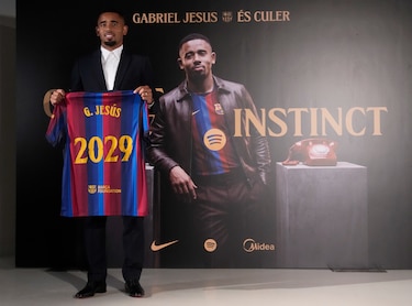 Primer entrenamiento de Gabriel Jesús en la vuelta de Gavi