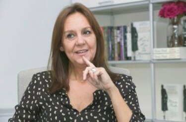 Dueñas cambia de registro