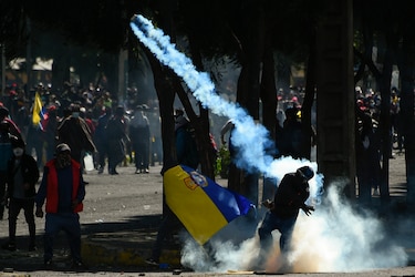 La ira indígena se propaga en un Quito militarizado y exhausto
