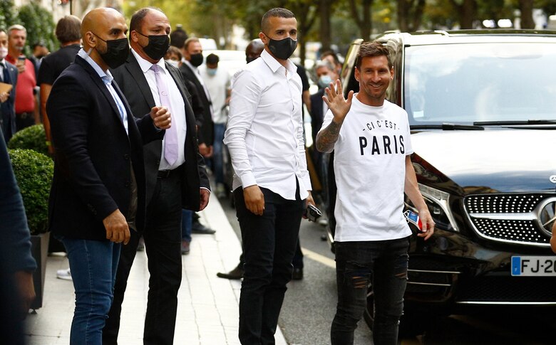 Messi cumple con el reconocimiento médico, usará el dorsal 30 y se instala con su familia en un hotel de París