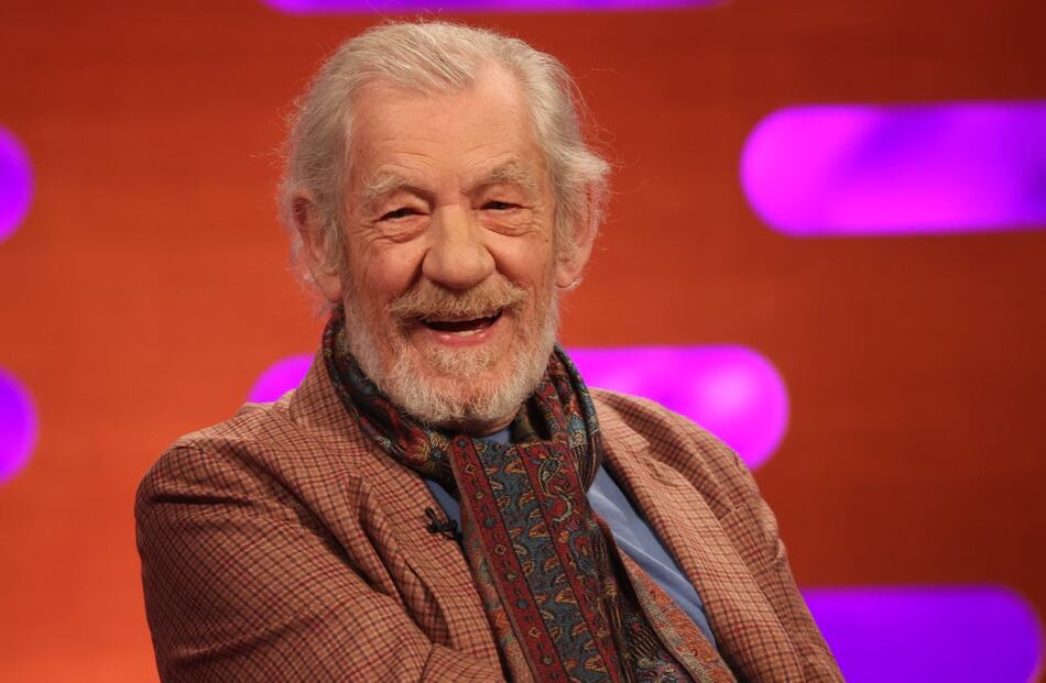 Hospitalizan a Sir Ian McKellen tras incidente en escena de ‘Player Kings’ en Londres