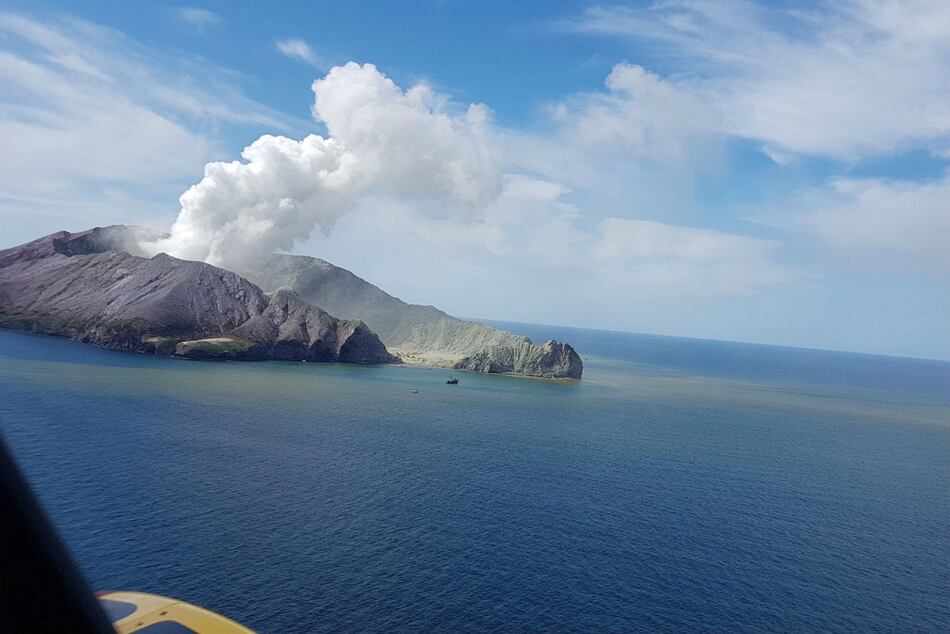 Al menos seis muertos, desaparecidos y decenas de heridos tras erupción de volcán