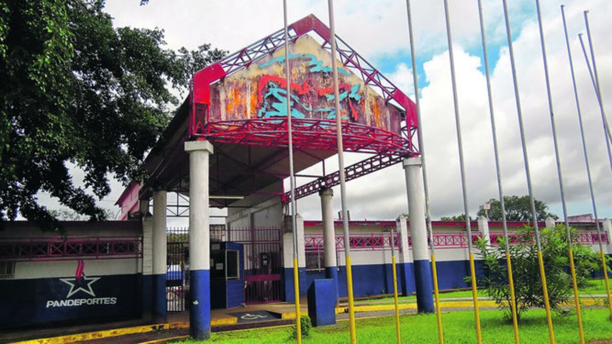 Fachada de la piscina en Chiriquí, que nuevamente está cerrada.