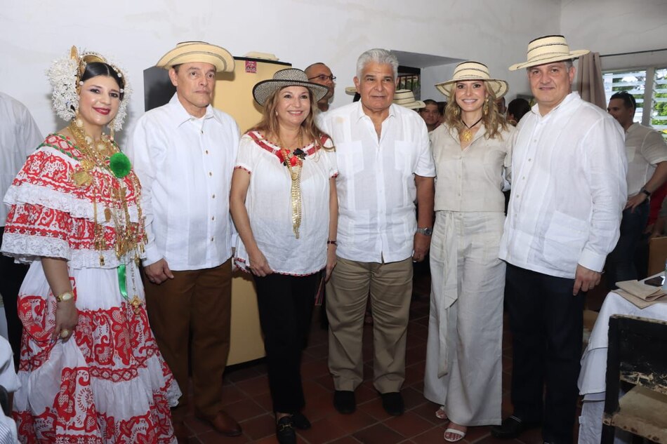 Presidente Mulino visita Guararé para celebrar el Festival de la Mejorana