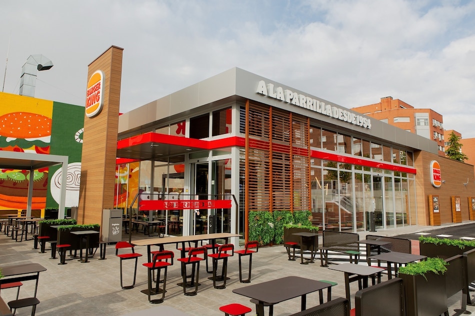 El dueño de Burger King y Popeyes gana $360 millones