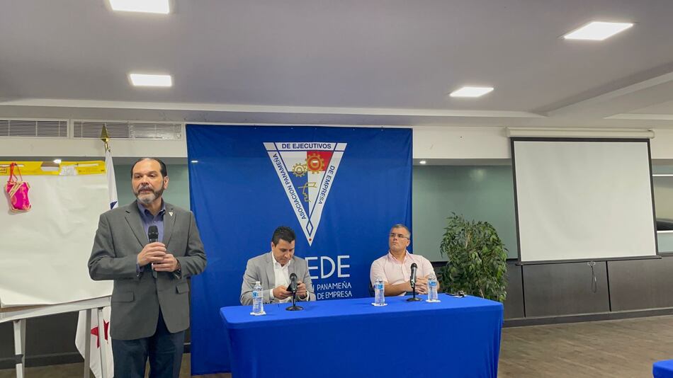 Apede debate ideas en torno a la propuesta de incentivos tributarios al deporte