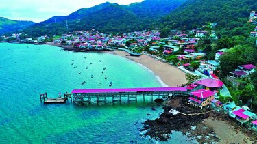 Taboga intenta florecer de nuevo