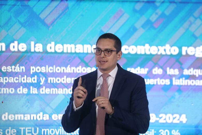 Líder regional de Maersk: Panamá corre el riesgo de quedarse por fuera, urge elevar capacidad portuaria y ejecutar nuevos proyectos 