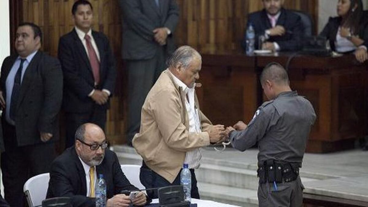 90 Años de cárcel a jefe policial por masacre