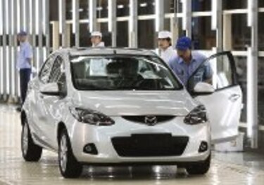 Mazda reduce sus ingresos en un 5%