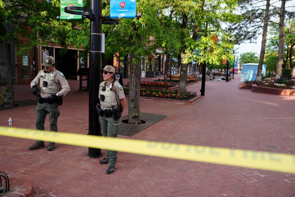 Agentes de migración de Estados Unidos detienen a la familia del sospechoso del ataque en Colorado