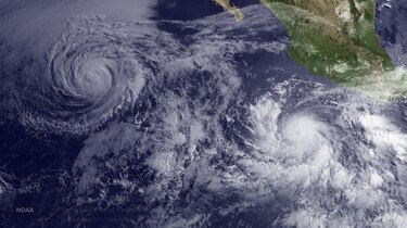 Huracán Willa crece frente a la costa mexicana del Pacífico