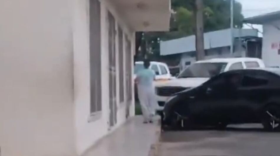 ‘Botella’ en la Anati: el escándalo de la funcionaria en bata también le costó el puesto al director