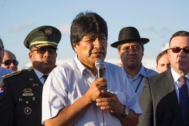 Evo Morales dice que Donald Trump y 'brexit' sepultaron el libre comercio