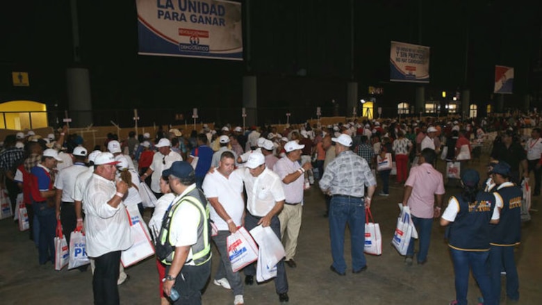 Cierran las mesas de votación para elegir al nuevo CEN del PRD