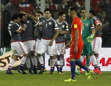 Chile visita a Bolivia urgida de una victoria