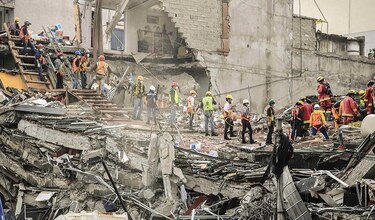 México evalúa el costo del sismo; 500 inmuebles en peligro