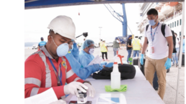 Más de 200 marinos panameños regresan al país 