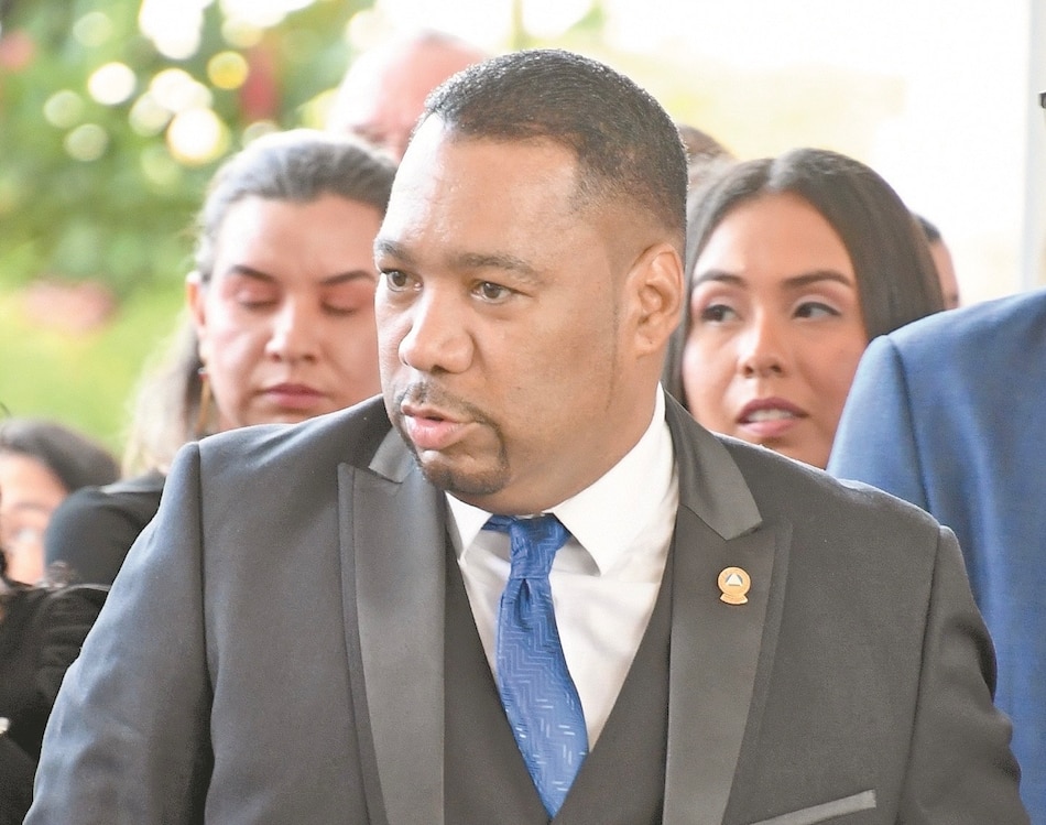 ‘El que lidera el Parlacen soy yo’, Carlos Outten