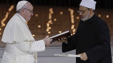 El papa y el imán de Al-Azhar piden fraternidad y libertad de creencias en Abu Dabi