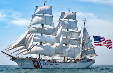 Velero Eagle de la Guardia Costera de Estados Unidos regresa a Panamá tras gira por el Pacífico