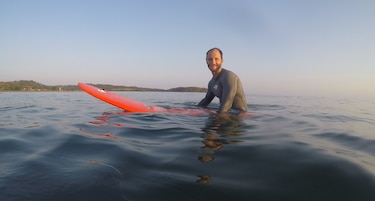 Bastian Barnbeck, un alemán que surfea a beneficio de Panamá
