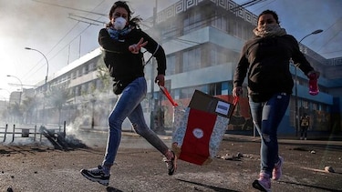 Aumentan a 11 los fallecidos durante las protestas y saqueos en Chile