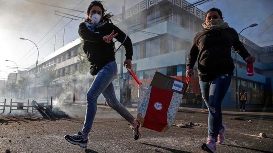 Aumentan a 11 los fallecidos durante las protestas y saqueos en Chile