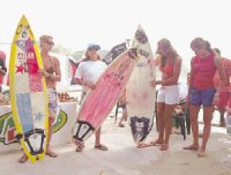 Salgado cierra con broche de oro temporada de surf