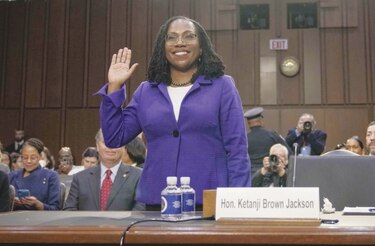 Nominación de primera mujer negra a la Corte de Estados Unidos, en debate