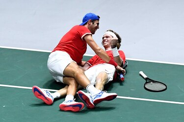 Rusia elimina a la Serbia de Djokovic y es semifinalista de la Copa Davis