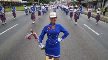 28 delegaciones estudiantiles en desfile de Juan Díaz
