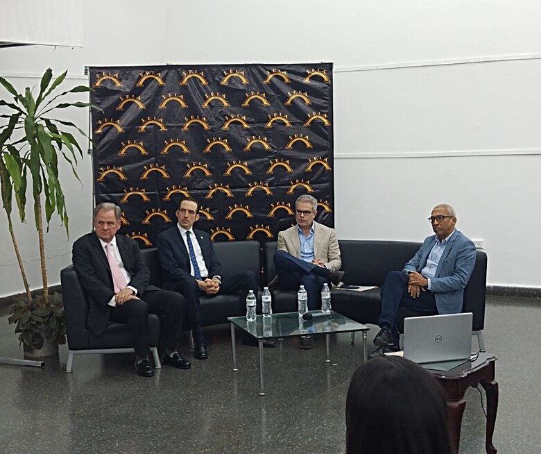 Primera etapa del ferrocarril será de Panamá a Divisa, adelanta Faarup