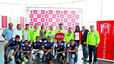 Firma de alianza entre Kia y Plaza Amador